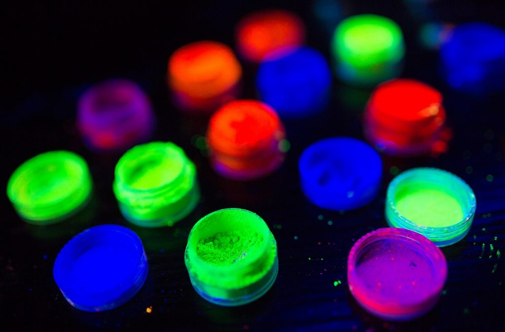 pigmenty fluorescencyjne